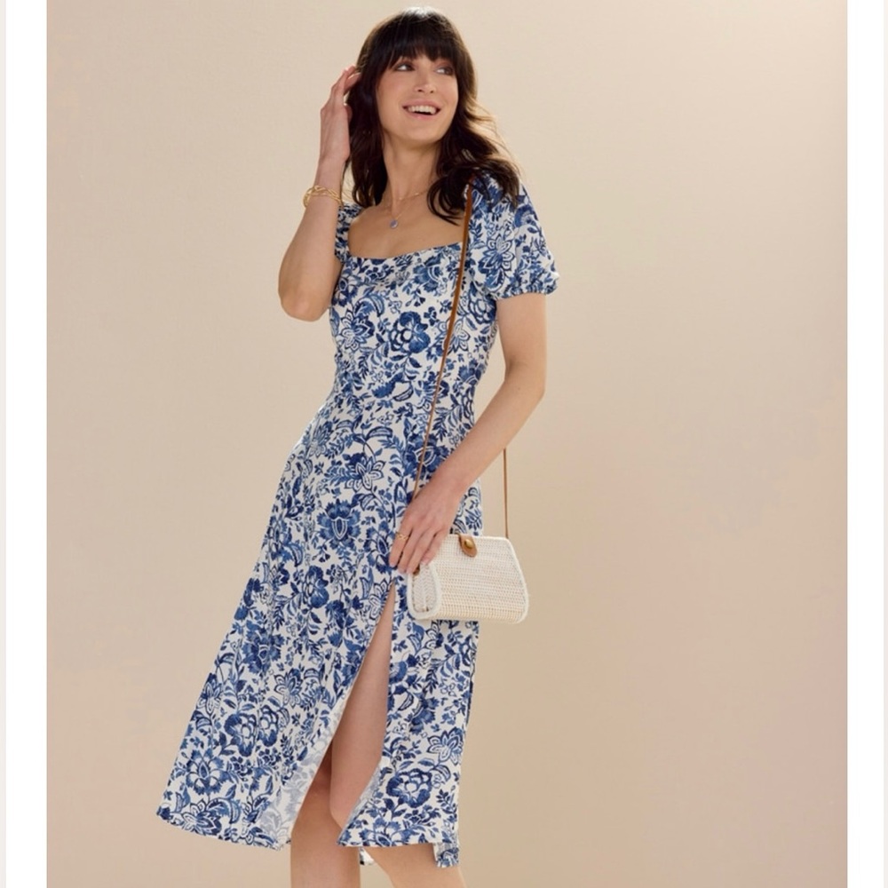 Francesca’s Tabitha Puff Sleeve Blue Floral Midi Dress - Size Small